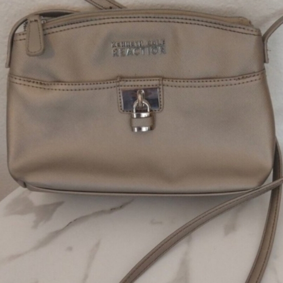 Kenneth Cole Reaction Purse Approx W 10"xH 7" strap drop 24" VGUC - Picture 8 of 8